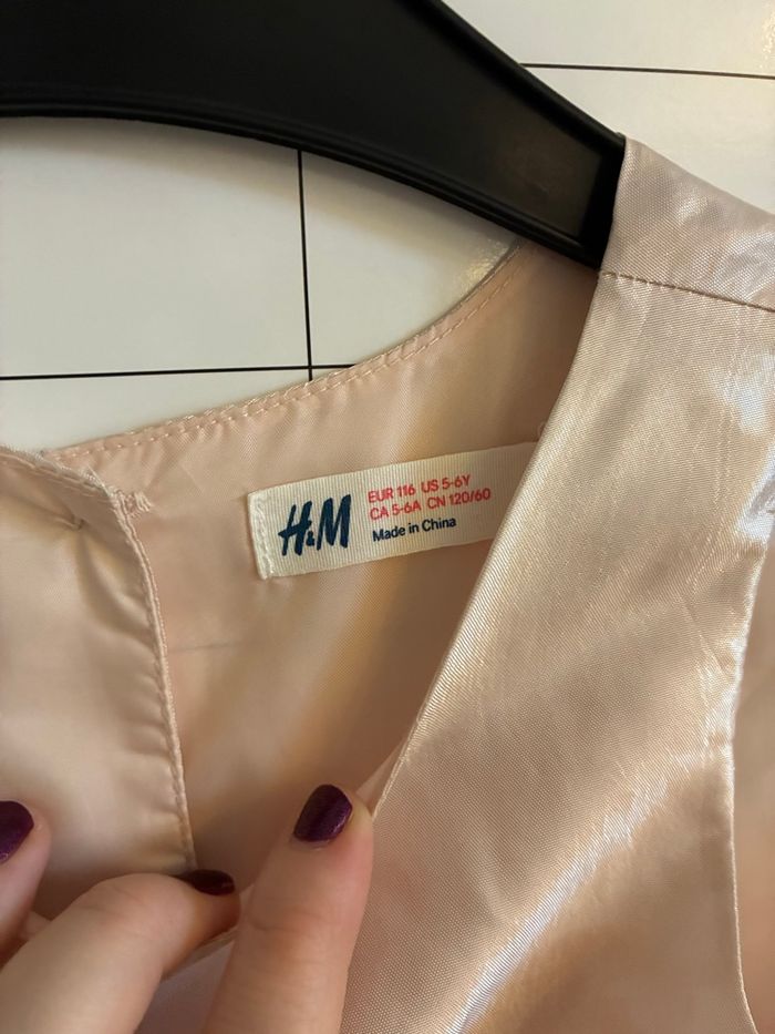Robe H&M 5/6 ans TBE - photo numéro 2