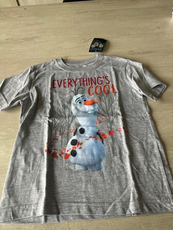 T-shirt Olaf 6ans Disneyland neuf avec étiquette