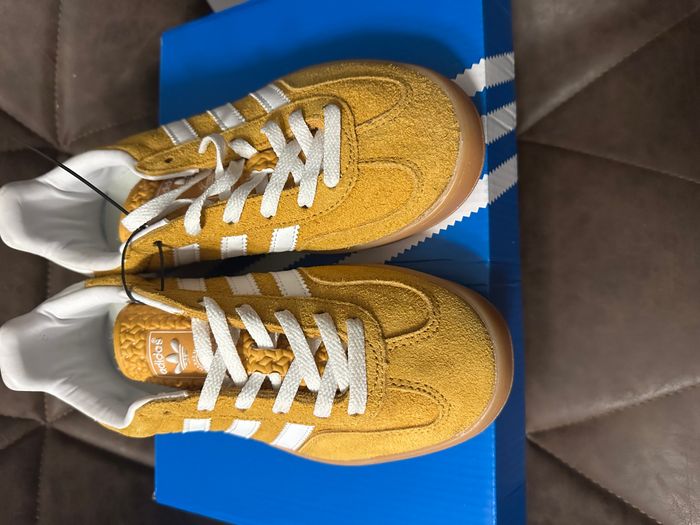 Basket neuve adidas pointure 36