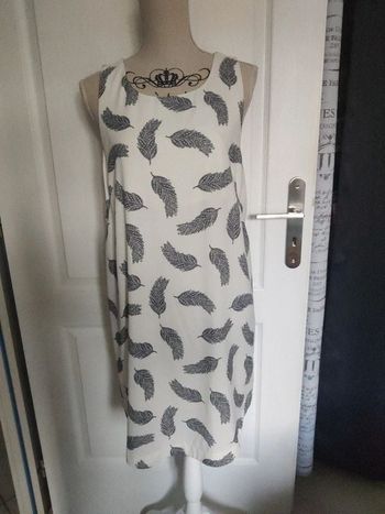 Robe fluide imprimé feuille doublé taille 40