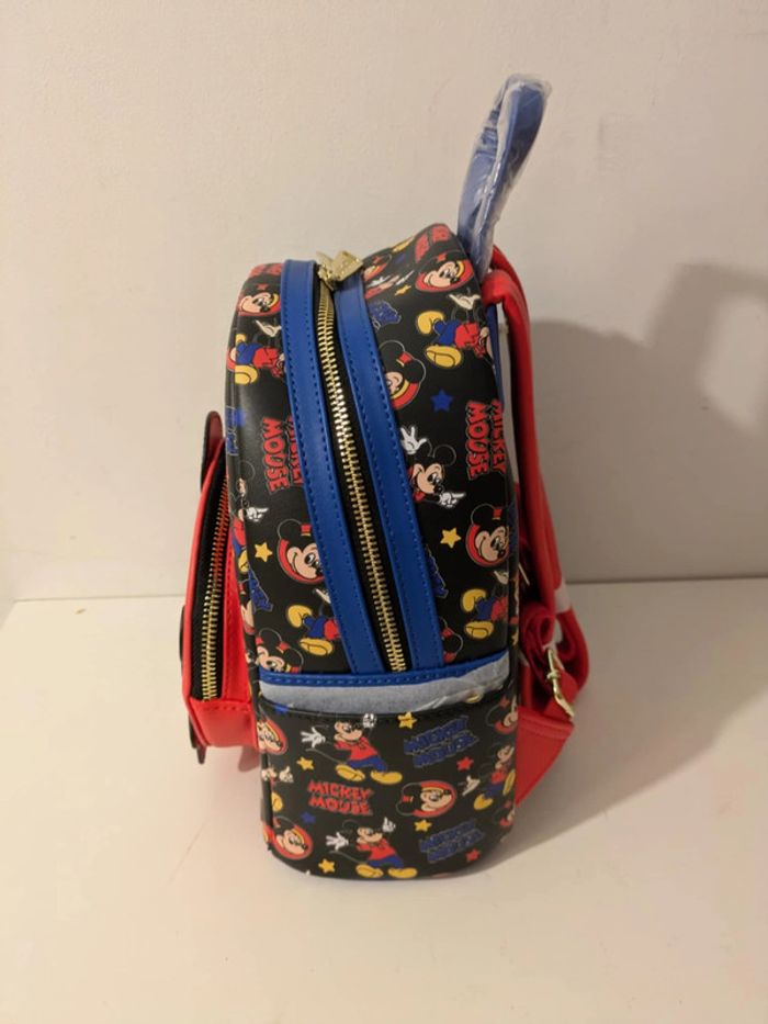 Sac à dos Loungefly Mickey and friends Classic - photo numéro 2
