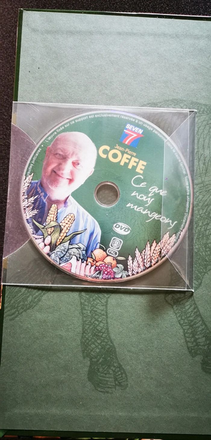 Livre illustré avec DVD Coffe "Ce que nous mangeons" - photo numéro 3