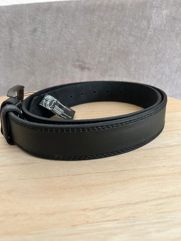 Ceinture en cuir noir taille 105 cm - photo numéro 2