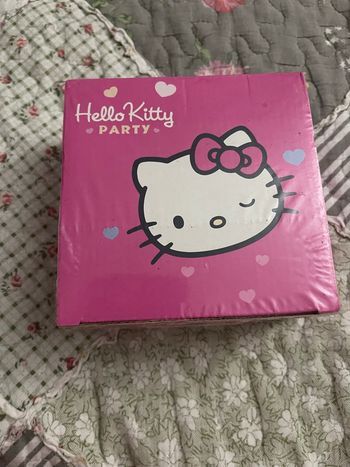 Petites tasses et assiettes hello kitty 