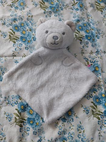 #5 Doudou plat carré ours Sucre d'orge