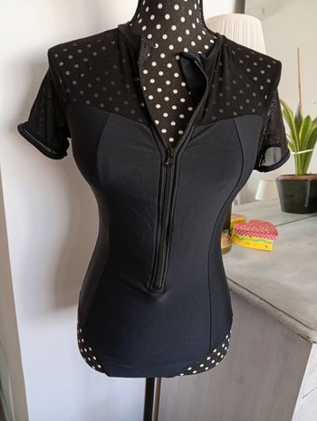 Maillot de bain 1 pièce, manches courtes 
