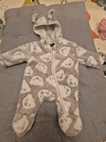 Combinaison polaire
Taille 3 mois / 62 cm