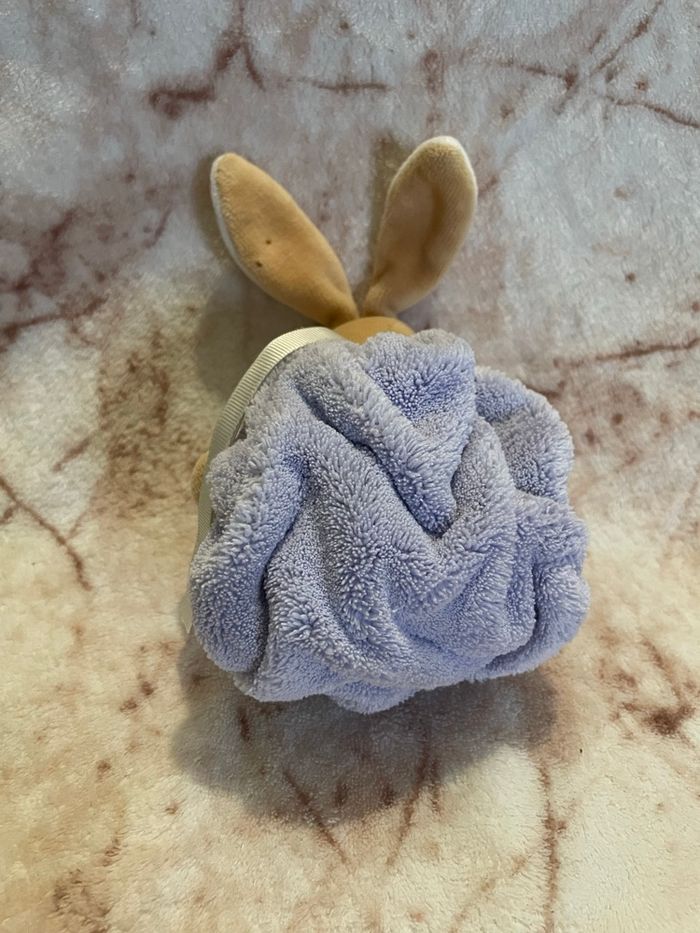 Peluche Doudou boule lapin marron violet mauve Plume Kaloo - photo numéro 2