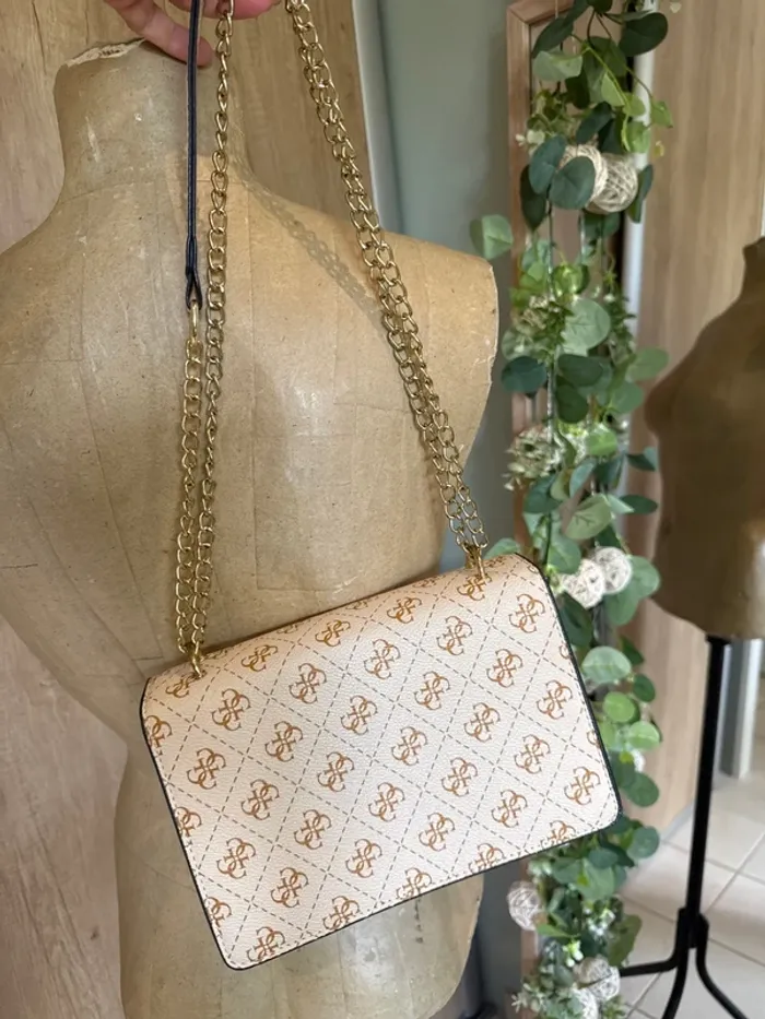 Très joli sac avec anse chaîne dorée femme - photo numéro 2