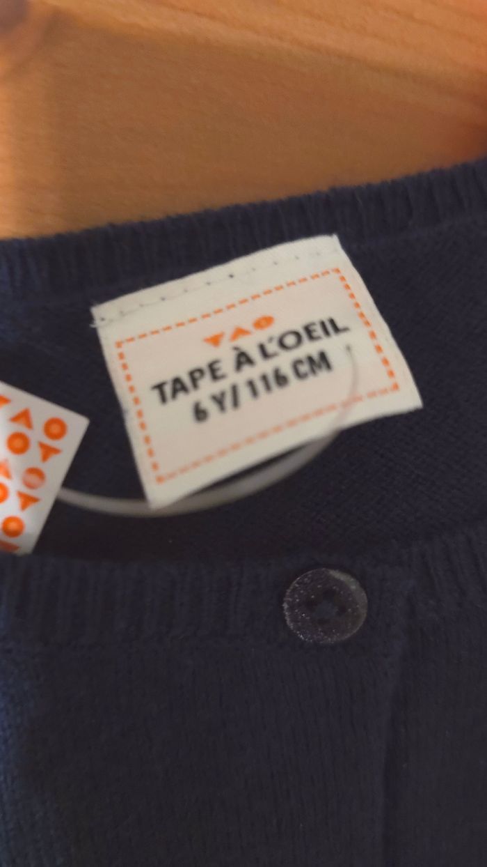 NEUFS (non portés) 🏷🏷🏷🥰🤩 superbe lot gilets 6 ans fille 🥰😍 - photo numéro 4