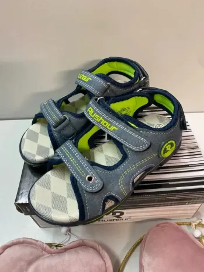 Sandales garçon (neuf) - Taille 29 - photo numéro 3