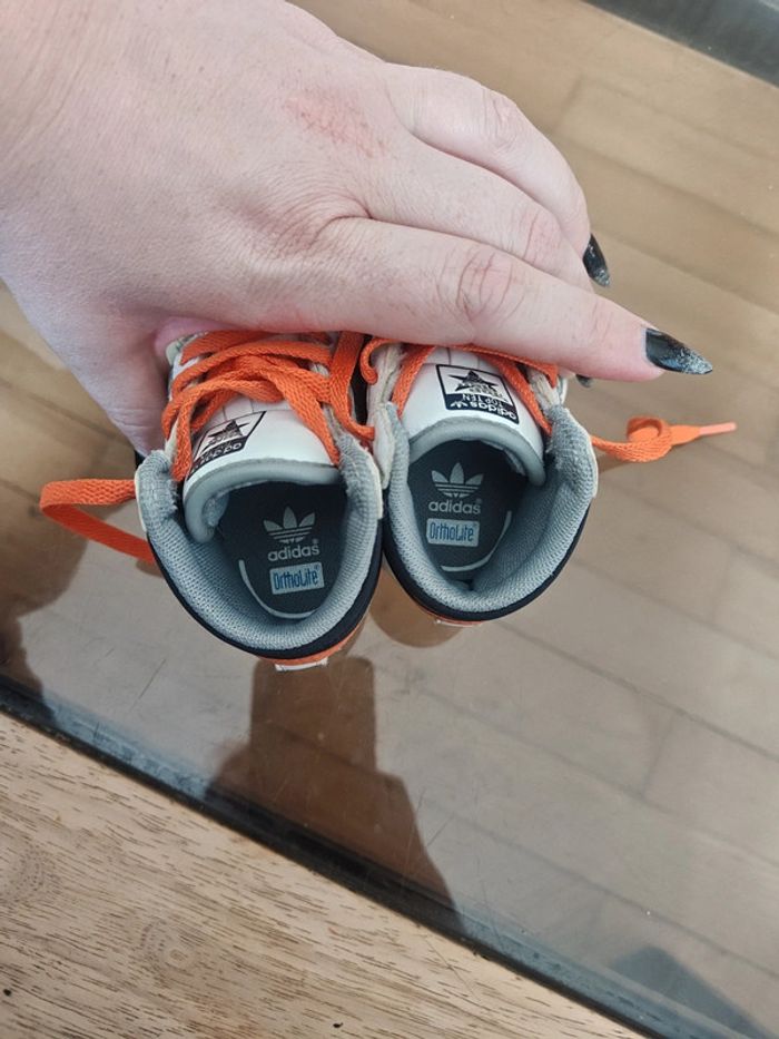 Baskets Adidas p.19 - photo numéro 3