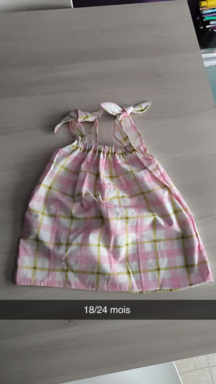 Robe a carreaux 18/24mois