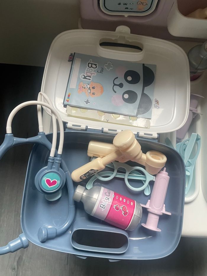 Centre de soins baby care avec malette en plus - photo numéro 3