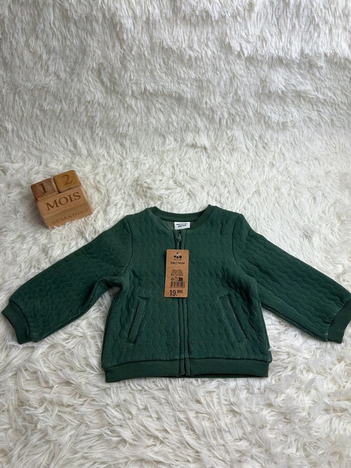 Gilet zippe tape à l’œil taille 12 mois