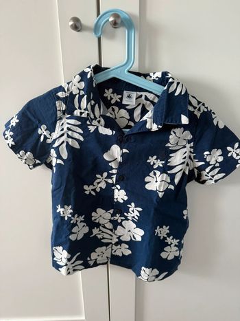 Chemise manches courtes petit bateau 5 ans.