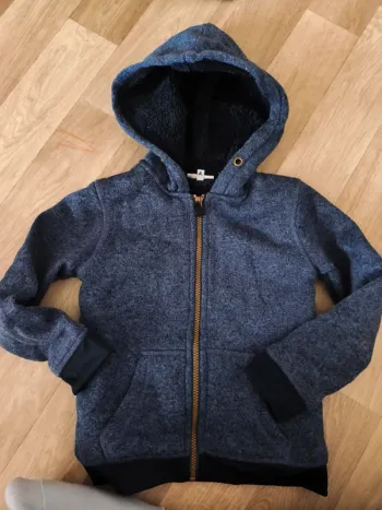 Gilet zippé épais marque U taille 6 ans