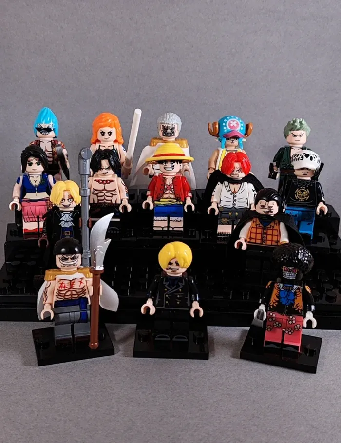 One piece - lot de 15 mini figurines au format Lego