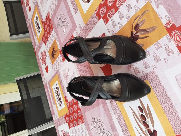 3 paires de chaussures pointure 40 - photo numéro 2