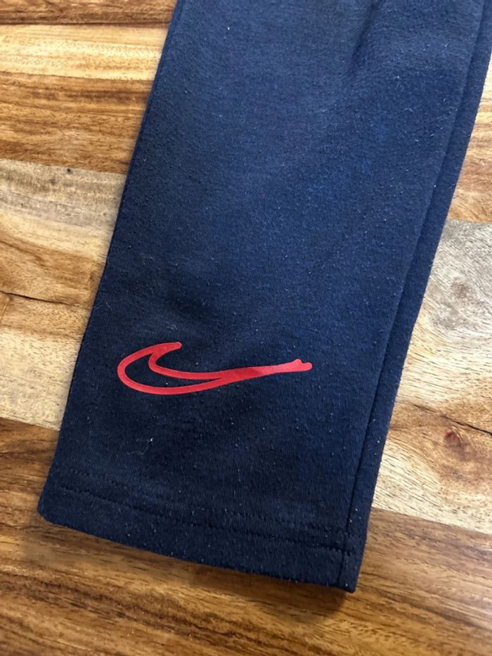 Jogging Nike 6/7ans - photo numéro 2