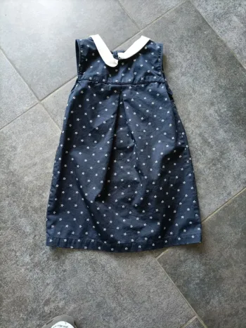 Robe avec col claudine