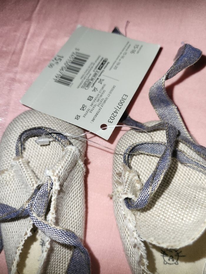Chaussure t 16 bebe tissu beige neuf avec etiquette - photo numéro 6