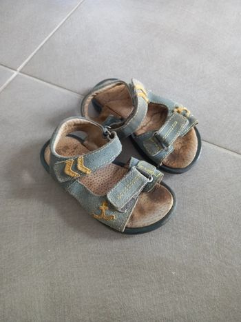 Sandales