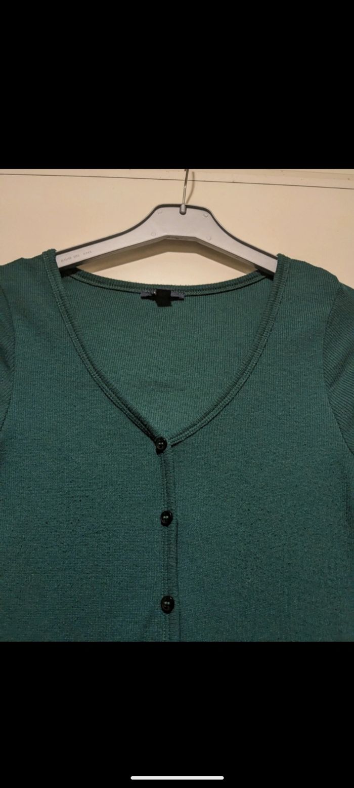 Pull Kiabi vert. Taille 38 - photo numéro 3
