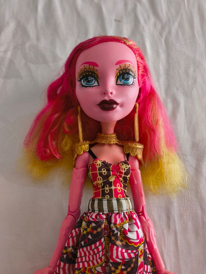 Poupée monster high gooliope - photo numéro 2