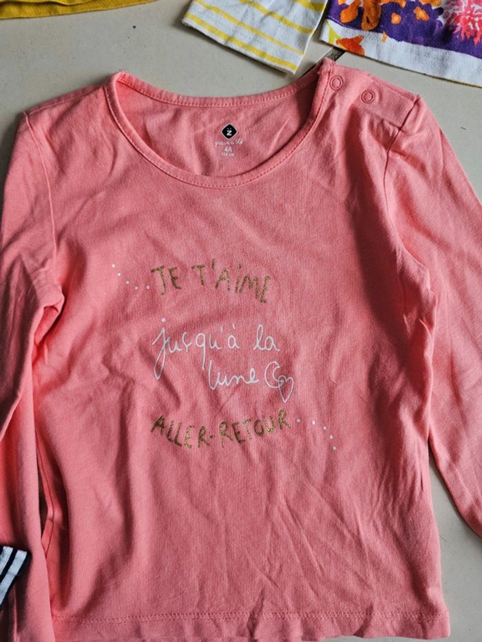 Lot t shirt  4 ans - photo numéro 3
