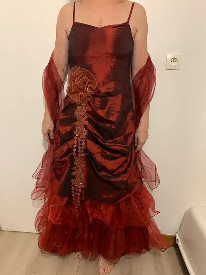 Robe de soirée femme rouge satinée - photo numéro 2