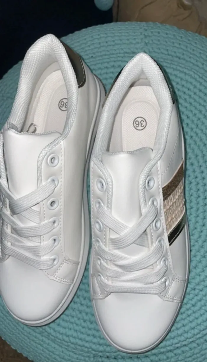 Baskets blanches femme neuves strass & détails dorés - Taille 36 - photo numéro 4