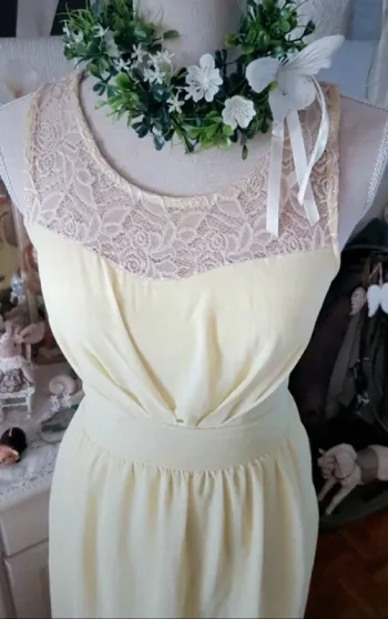 Robe asymétrique jaune dos sexy dentelle dos & poitrine Taille 38/40