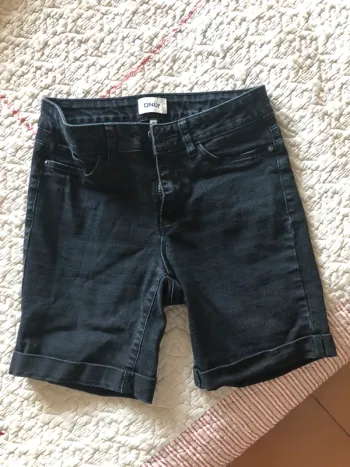 Short en jean noir en taille XS
