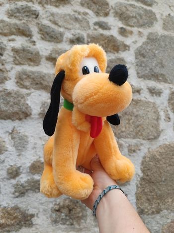 Peluche pluto chien de Mickey Disney