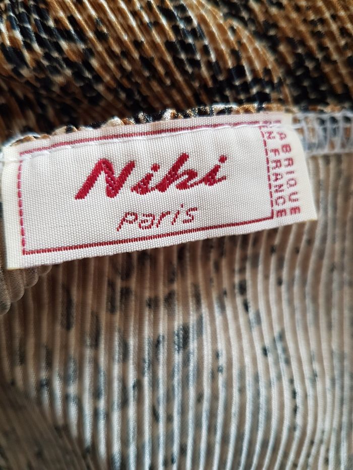 Haut manches longues doré et noir motif serpent. Niki Paris. T4 (44). aisselles 56cm, haut 58cm. - photo numéro 4