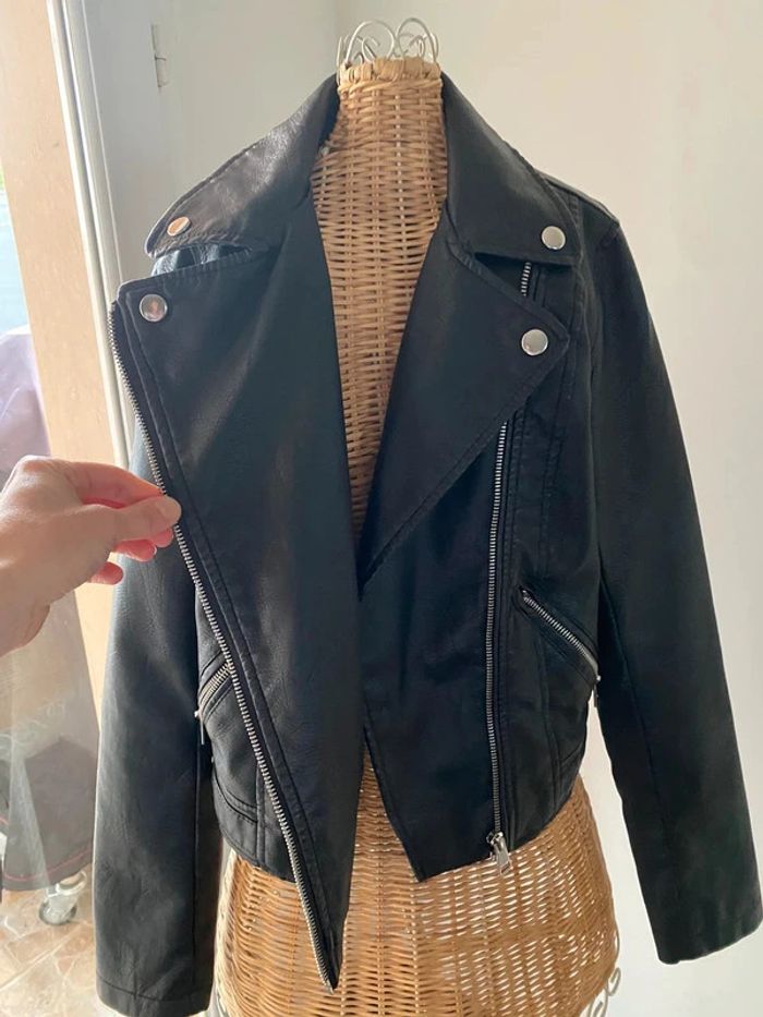 Perfecto noir en simili cuir Primark taille 32 - photo numéro 2