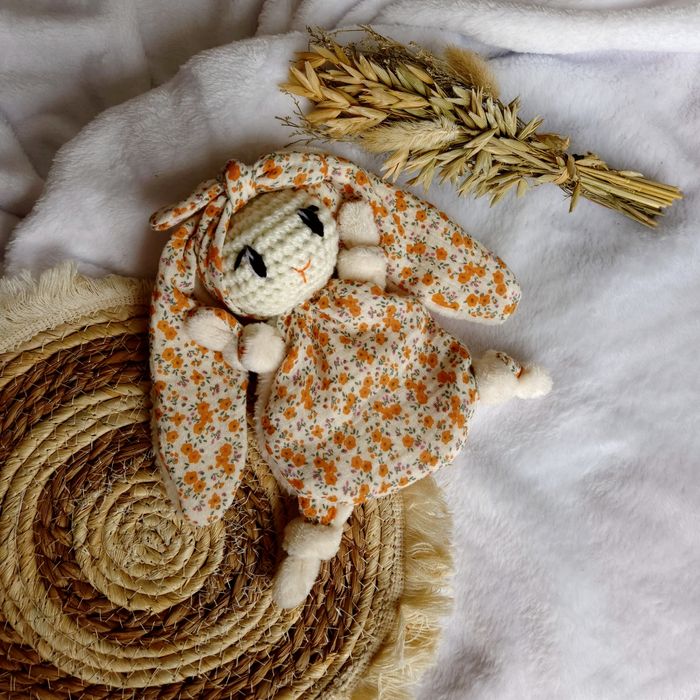 Gabin le Lapin doudou en crochet plat