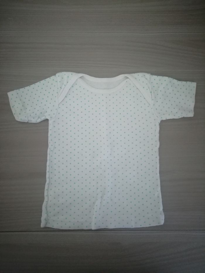 T-shirt blanc à points verts