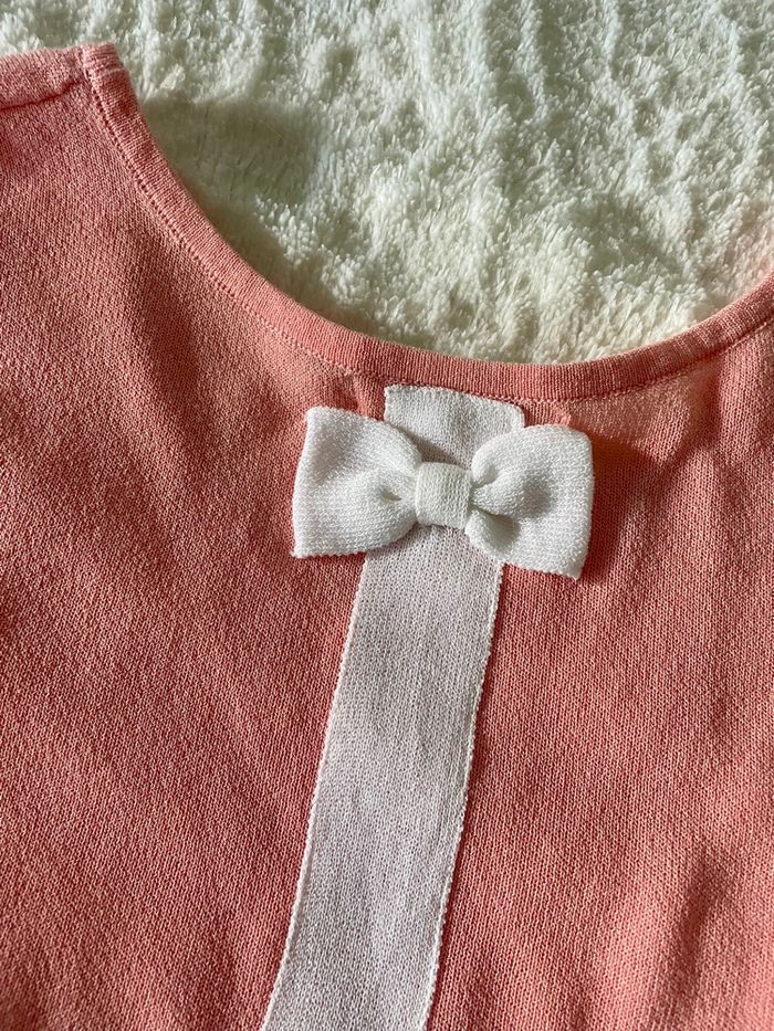 Pull léger rose corail et noeud blanc - photo numéro 3