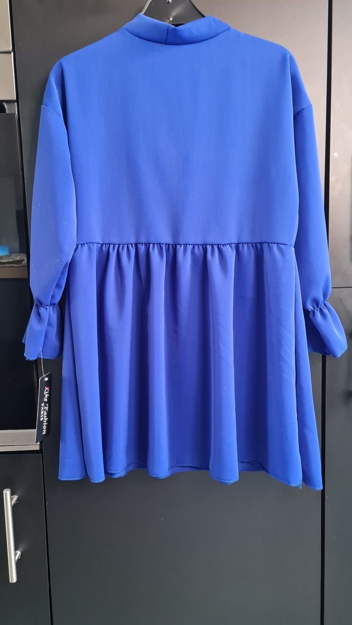 Robe neuve bleu roi - photo numéro 2