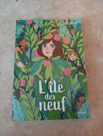 Livre L'ile des neuf