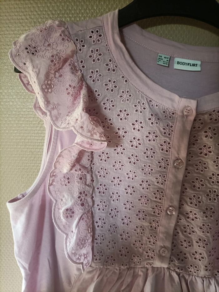 Débardeur violet lila broderie dentelle - photo numéro 3