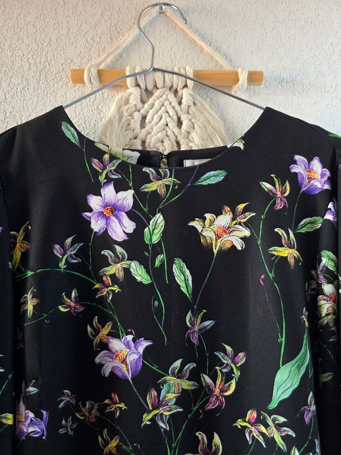 Jolie robe droite noire et fleurie H&M taille 36 - photo numéro 6