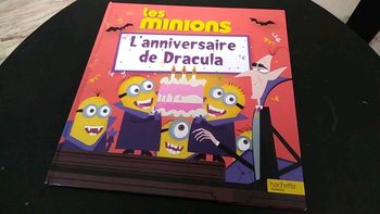 Livre les Minions l'anniversaire de Dracula
