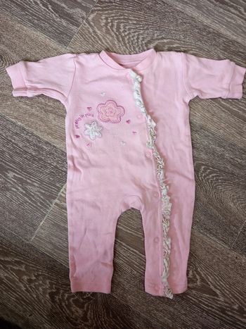 Pyjama rose 1 mois sans marque