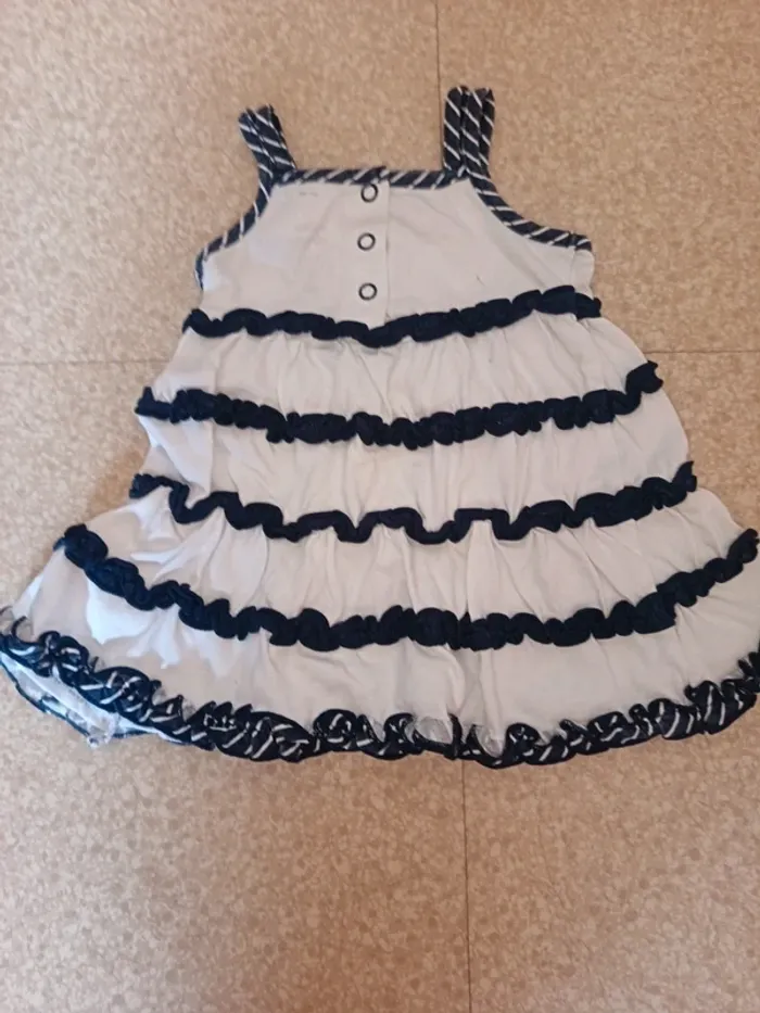 Une robe d'été 6 mois - photo numéro 2