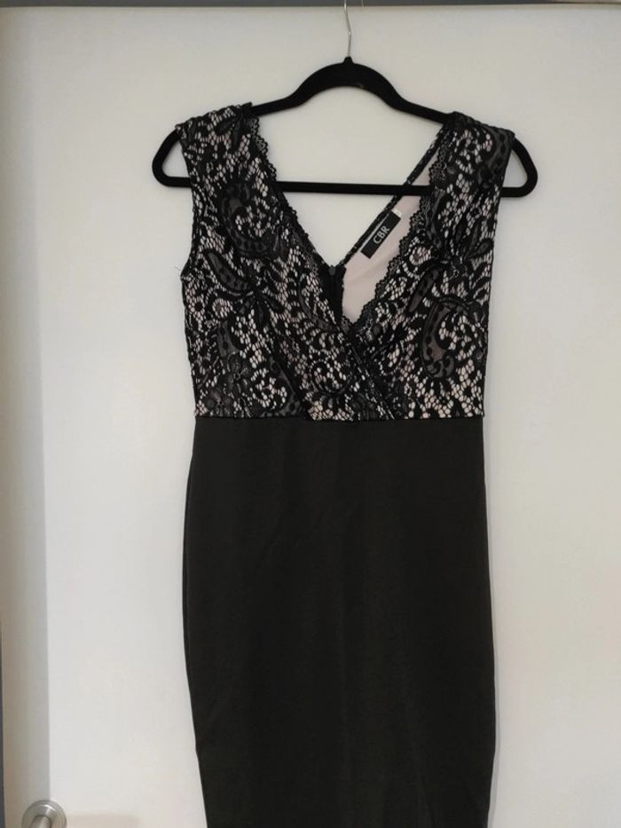 Robe noire dentelle 38 - photo numéro 2
