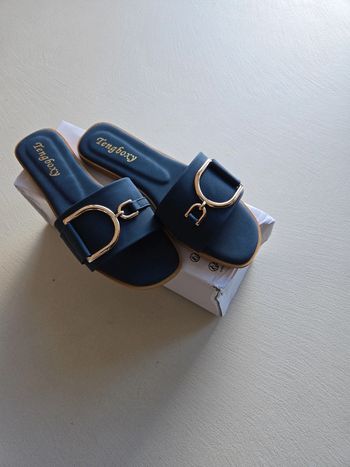Superbe claquettes sandales femme T37