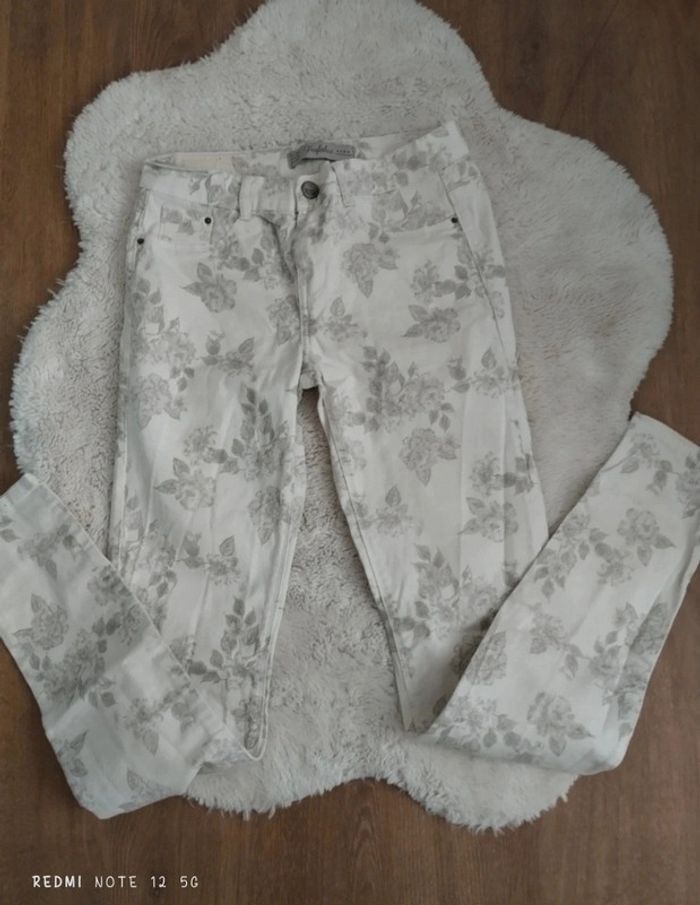 Jolie pantalon Trafaluc taille XS/34
